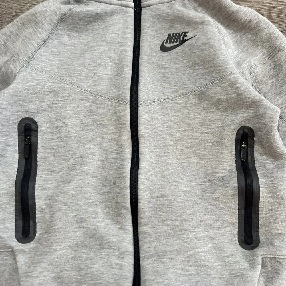 Nike Tech Fleece Tracksuit Grey Full Zip Hoodie and Joggers Set Boys Large
